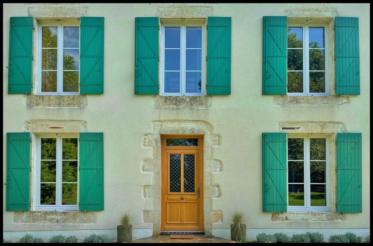 Bed and Breakfast Les maisons du bonheur à Château-Garnier Extérieur photo