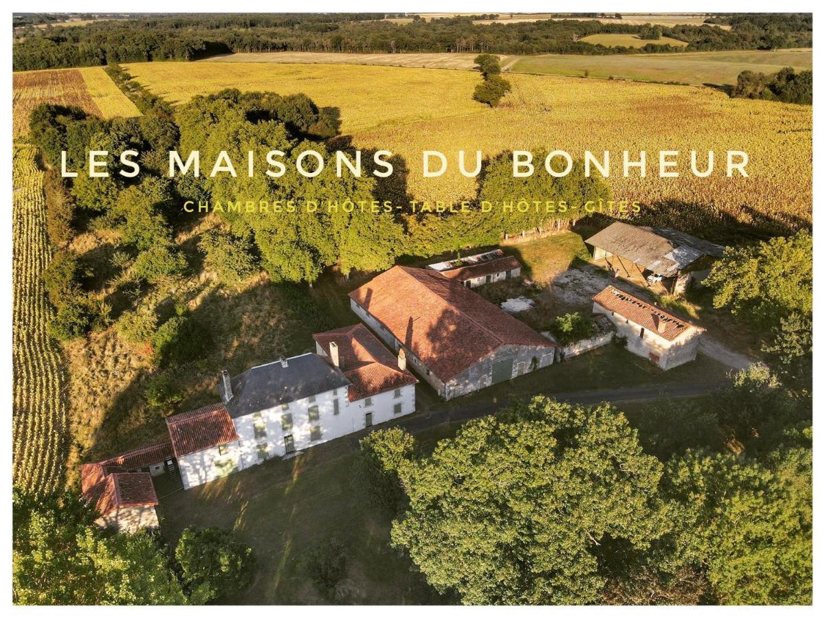 Bed and Breakfast Les maisons du bonheur à Château-Garnier Extérieur photo